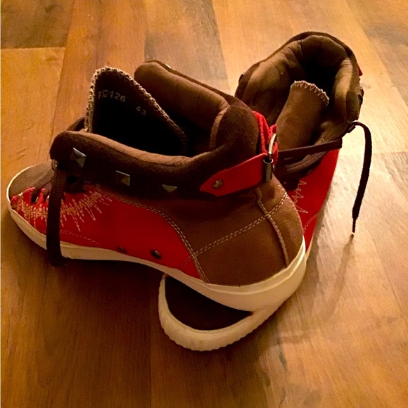 Men’s Fiesso Sneakers - Picture 7 of 7